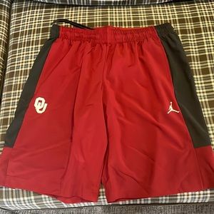 OU Jordan Brand shorts (L)